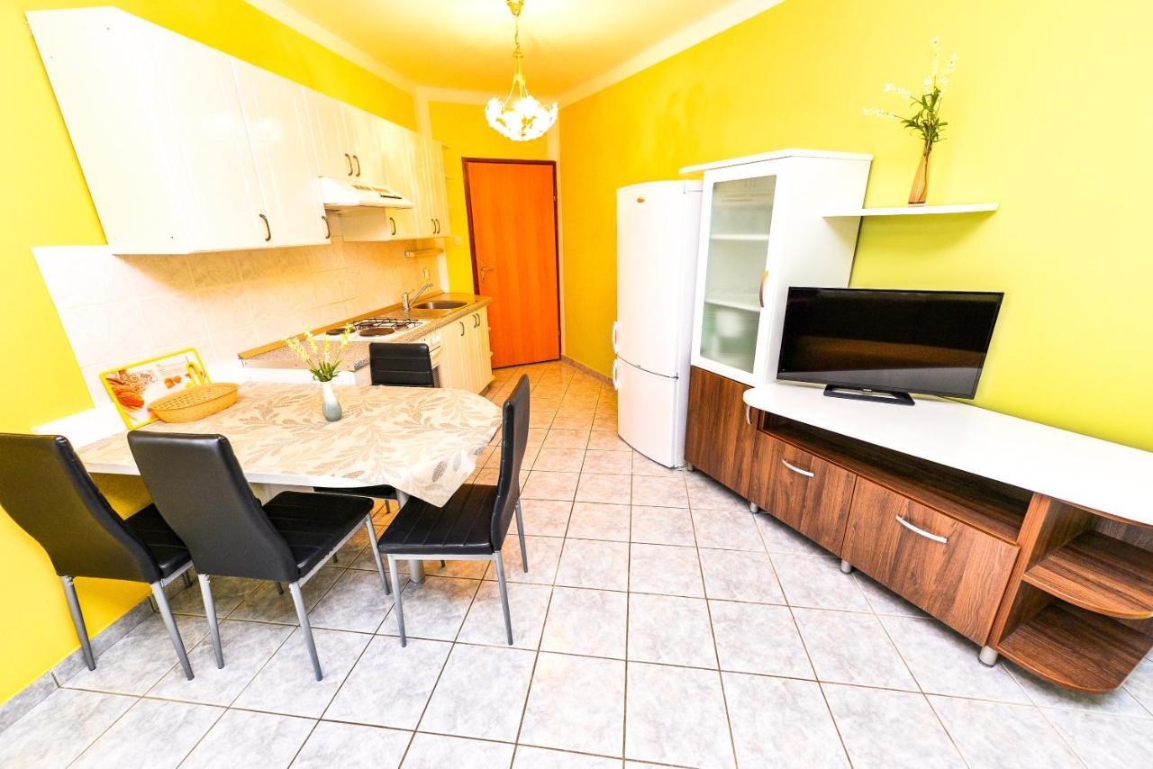Apartments Hope Novalja Exterior photo