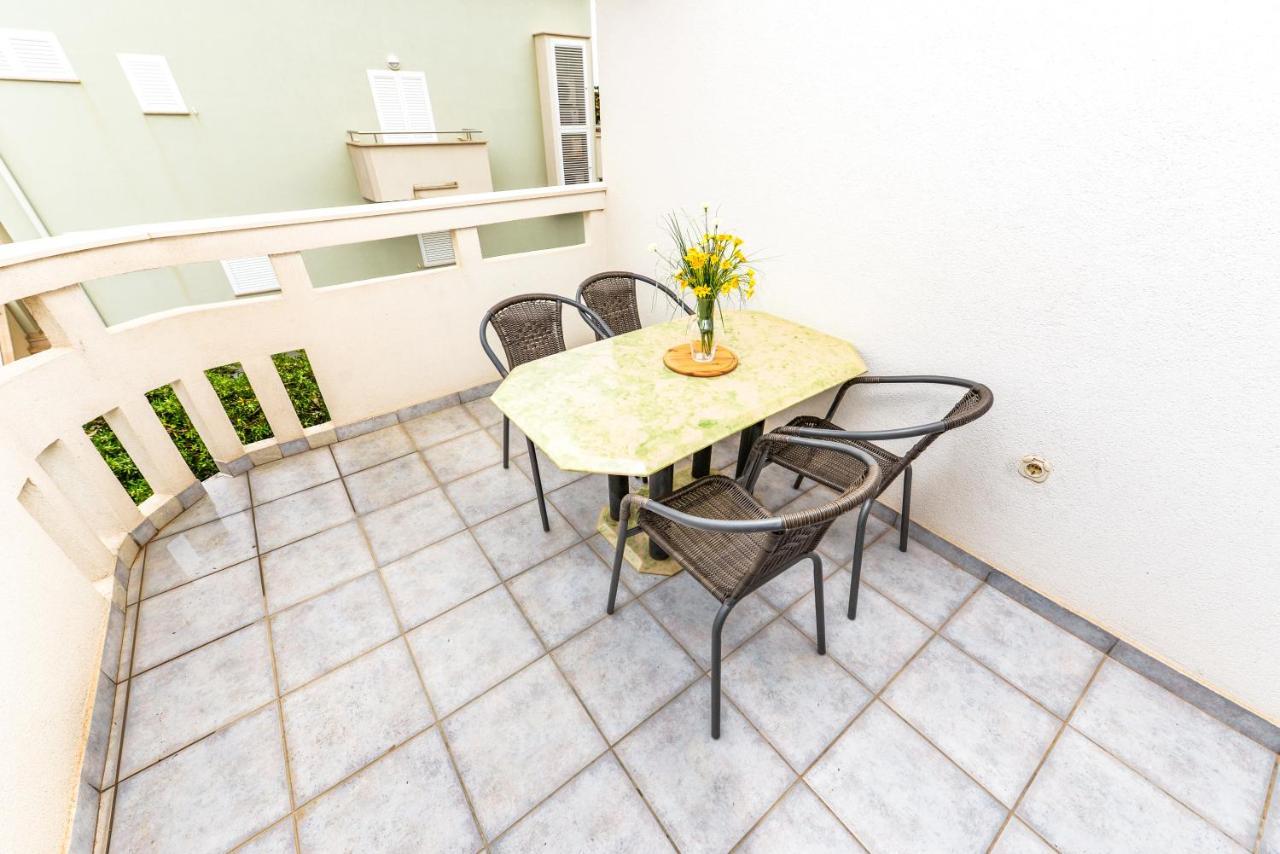 Apartments Hope Novalja Exterior photo